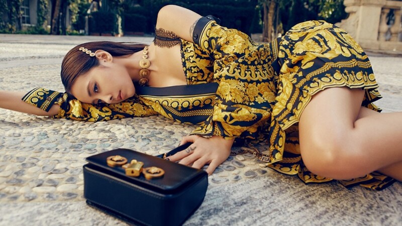 蔡依林登上時裝品牌形象大片!絕美氣勢詮釋VERSACE 2018春夏巴洛克、普普經典元素