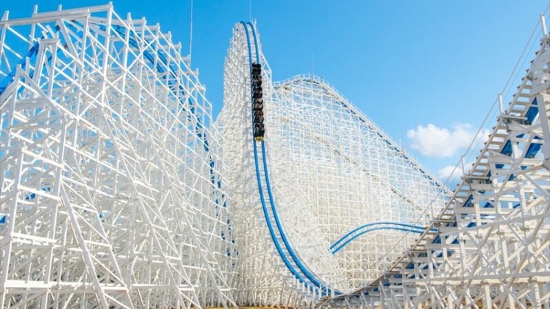 樂園控必衝「長島溫泉樂園」!2019全新雲霄飛車「白鯨」爬升18樓高俯衝、嗨到尖叫3分鐘停不下來