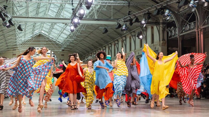 【巴黎時裝週】2020的ISSEY MIYAKE，將擁抱純粹自然的歡愉以繽紛面貌精采呈現