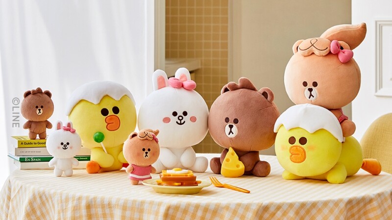 LINE FRIENDS熊大、兔兔、莎莉回到童年!全新系列換上帶蛋殼、蝴蝶結、翹瀏海太可愛,彷彿坐上時光機快抱緊處理
