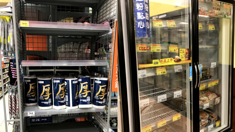 確診足跡進超市賣場!疫情爆發搶購超危險 學者曝真實原因