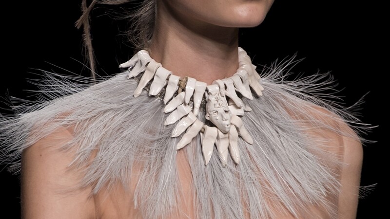 RUNWAY HIGHLIGHTS春夏配件趨勢看這裡：Valentino來一趟非洲華麗探險之旅吧！