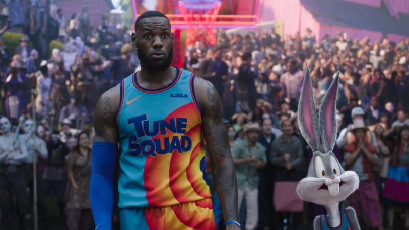 《怪物奇兵 全新世代》NBA冠軍球星「詹皇」LeBron James躍上大銀幕!攜手兔巴哥尬籃球,超狂數位籃球賽事即將開打