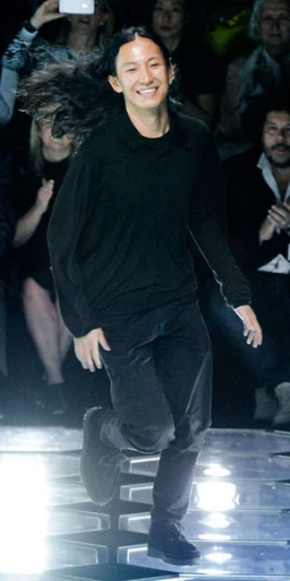 【巴黎時裝週】紐約大仁哥巴黎再一發！Balenciaga一展法式女孩帥氣性感