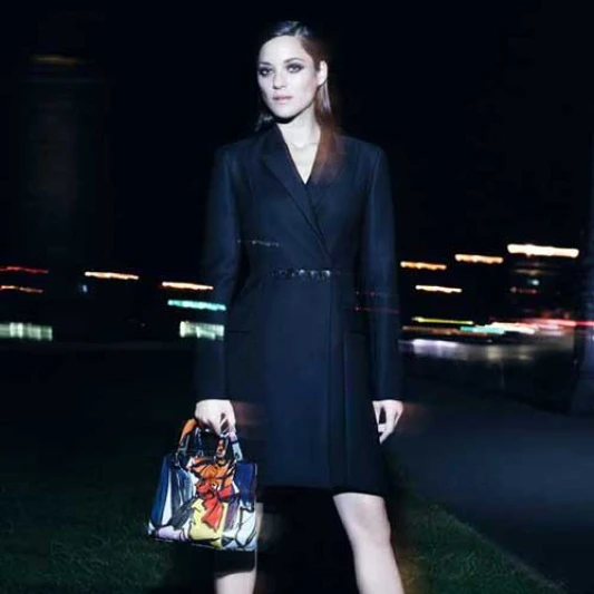 Marion Cotillard 化身午夜巴黎女仕演繹全新Lady Dior