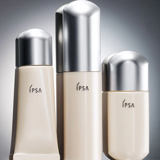 鑽石光太閃、珍珠光太柔！ IPSA「自律循環誘光底妝系列」打造完美集光肌！