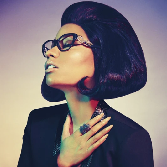 美國「粉紅歌姬」妮琪米娜演繹2015春夏 Roberto Cavalli 形象廣告性感魂上身