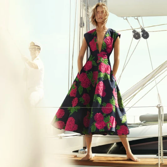 沐浴義大利Testino豔陽下 Michael Kors春季廣告展現優雅寫意情懷