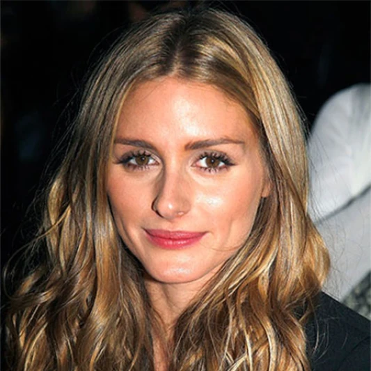 這個春天就向Olivia Palermo看齊！8款優雅髮型展現妳的時髦品味