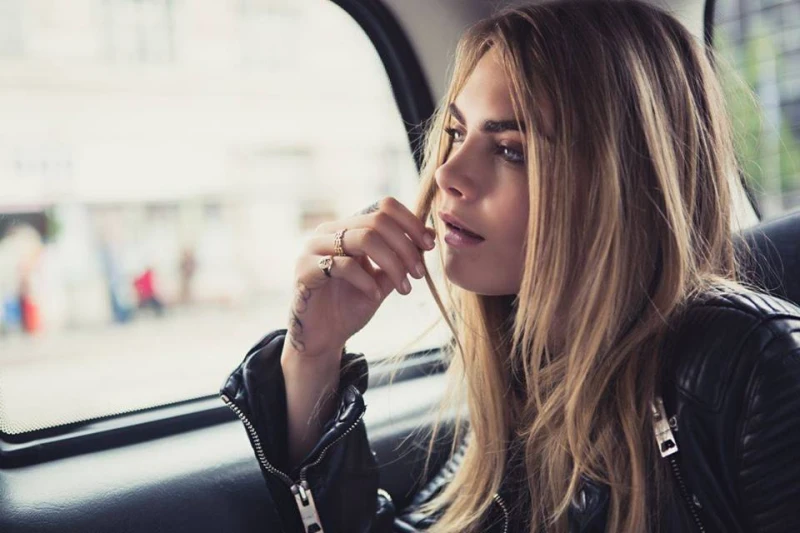 六件事證明超模卡拉非常適合當心理醫生