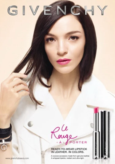 超模是繆思 Givenchy「光感誘惑美唇膏」新上市