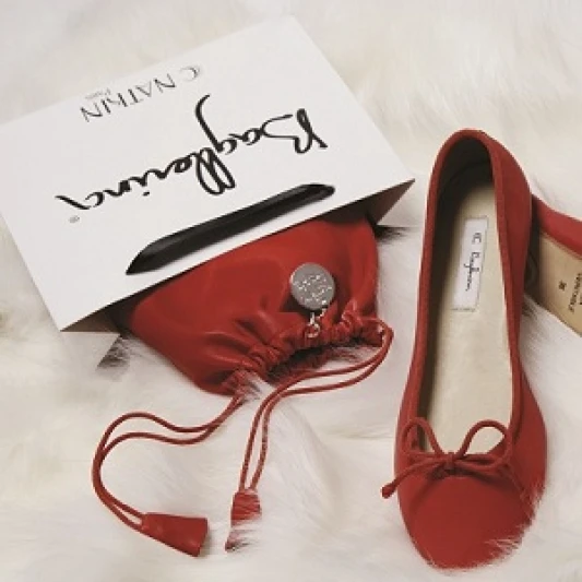 輕盈時尚百搭鞋履，體驗法式優雅魅力