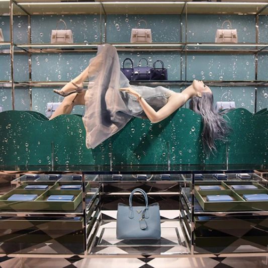 PRADA The Iconoclasts 北京展覽，名流貴賓一同體驗PRADA 魔力