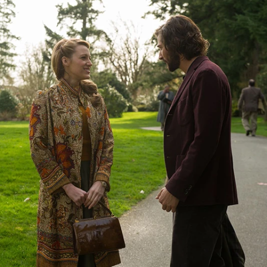 【時空永恆的愛戀】:天長地久的考驗,貫穿90年的不老容貌