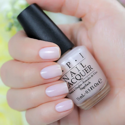 OPI輕柔法式指彩！氣質清新，適合春夏的粉色調LOOK