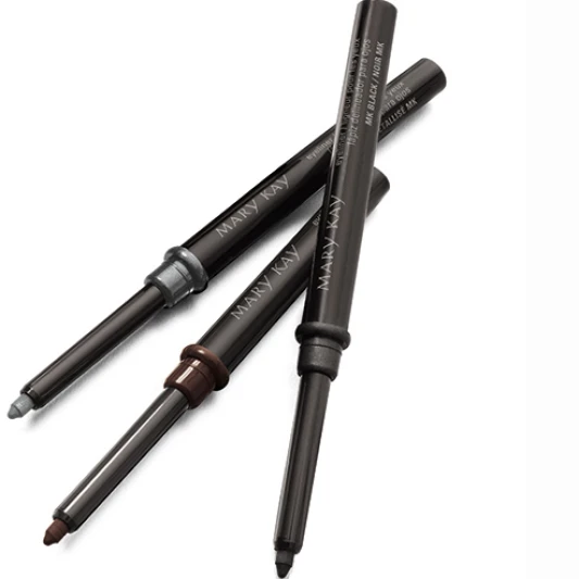 夏天的心機武器！勾人電眼 + 緊俏美臀，整個夏天都是你的伸展台