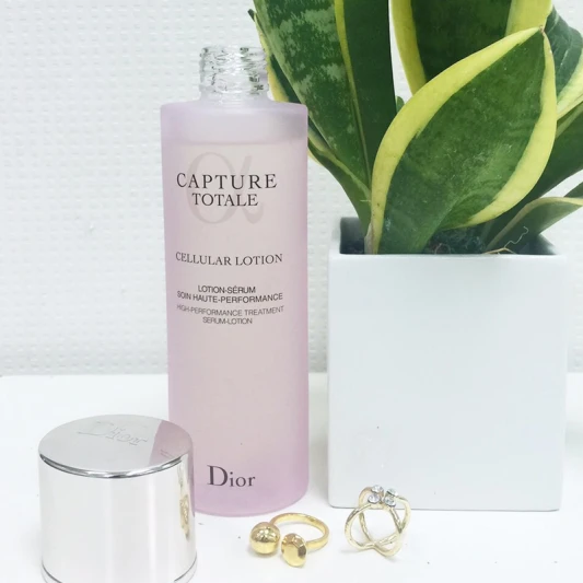 編輯開箱文—Dior 逆時完美再造精華化妝水