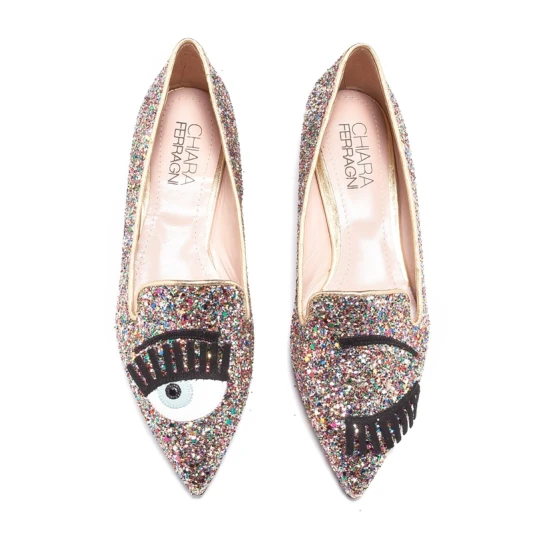 鞋櫃裡頭就是少這一雙鞋！