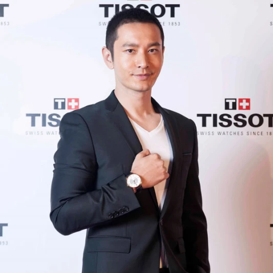 黃曉明幸福登台 力挺天梭表經典杜魯爾系列