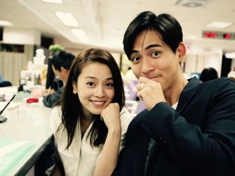 「是的，我們結婚了。」「仔仔」周渝民與女友喻虹淵互訂終生