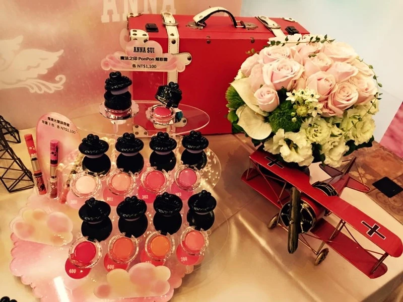 少女心爆發！夢幻逸品蓋章頰彩，輕鬆打造好氣色