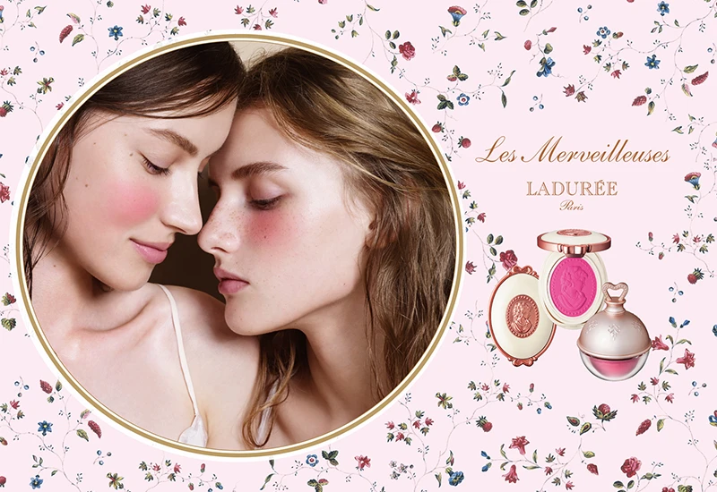 搭乘夢幻熱氣球！妝點少女般的娃娃妝容