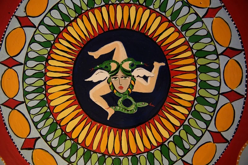 時尚華麗的極致：Dolce &amp; Gabbana X Smeg 復古冰箱，西西里島的耽美設計，限量只有一百個!