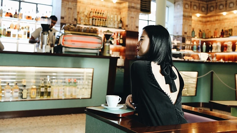 設計師最愛！黑色洋裝的優雅法式哲學