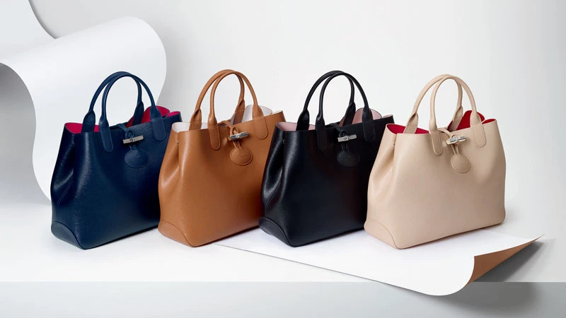 今年春夏 Longchamp 翻轉妳的雙面時尚！