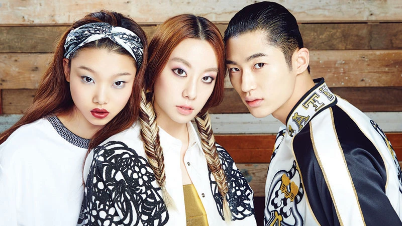 首爾正夯！【KYE for shu限量彩妝系列】為植村秀亮白無瑕氣墊粉餅、氣墊腮紅…換上可愛潮裝！