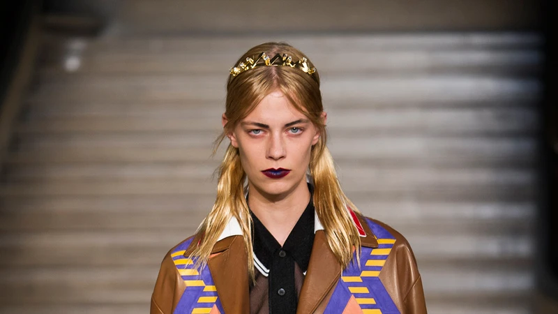 Runway HighLights 春夏配件趨勢看這裡：Miu Miu 讓妳化身甜美叛逆的復古公主