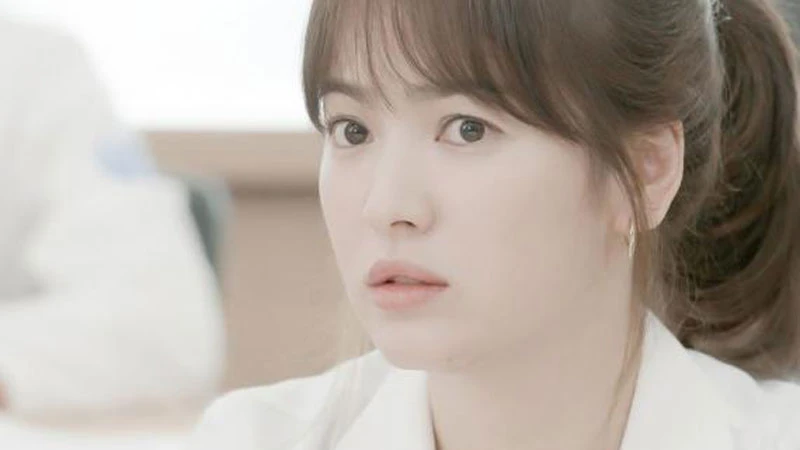 偏偏要微整齊就好！顏值瞬間提高”髮際線碎髮”技巧示範