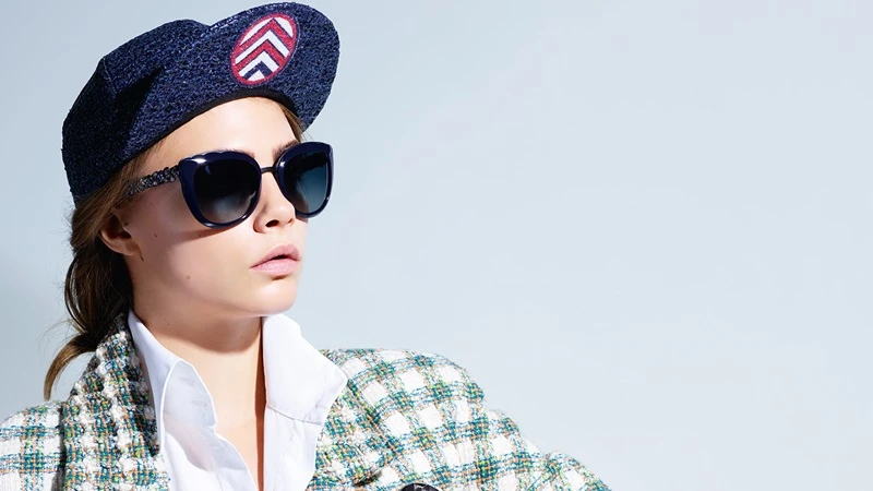 最時髦的飛行員護目鏡！Cara Delevingne帥氣詮釋CHANEL春夏墨鏡廣告