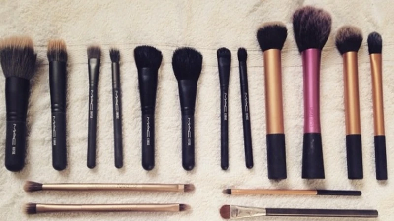 打造透明乾淨妝容第一步,刷具也要洗香香!