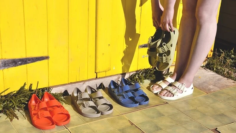 晴天、下雨都適合！來自倫敦的F-Troupe果凍涼鞋繽紛上市