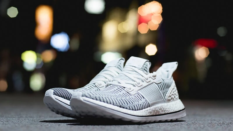 零重力與輕觸感的時髦跑鞋 adidas PureBOOST強力襲台