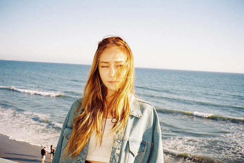 簡單到像穿制服，立刻可以滾出門的夏日穿搭，還不來看？