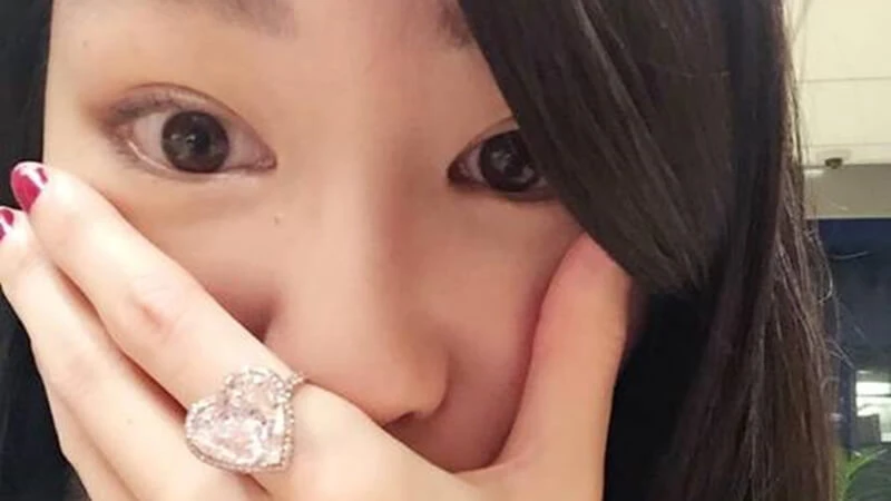 【旅美名模侍懷鳳】歡迎光臨我的正經八百珠寶教室時間！