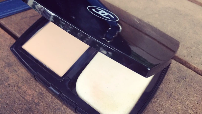 用了它，根本不需再補妝！編輯7款絕對不脫妝神器推薦