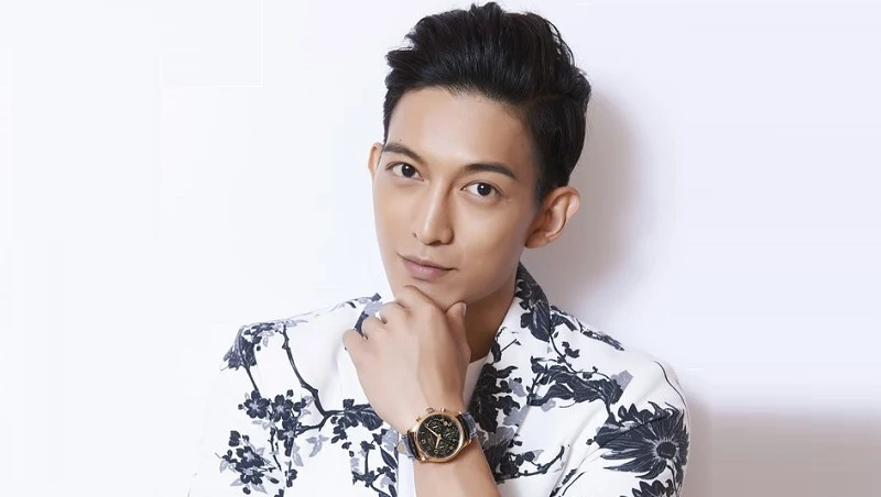 男神王家梁為Folli Follie打造甜美情人造型