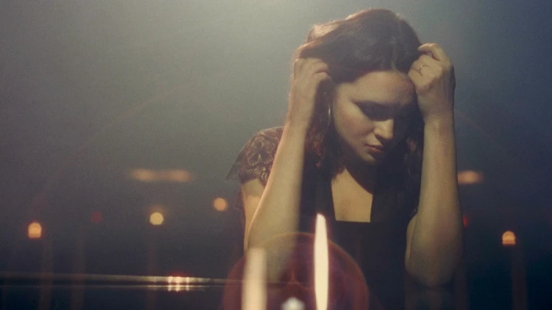 夜深人靜最適合聽的療癒女聲！爵士天后諾拉瓊斯推出最新個人專輯