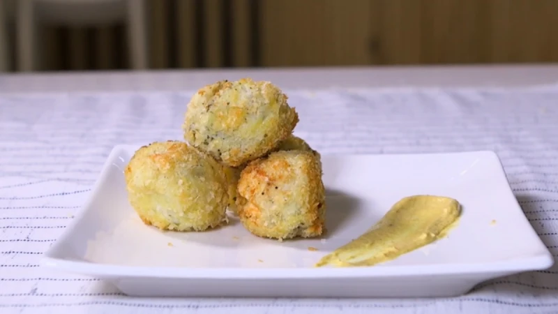 【姊弟煮廚週末上菜】煙燻芝士馬鈴薯球