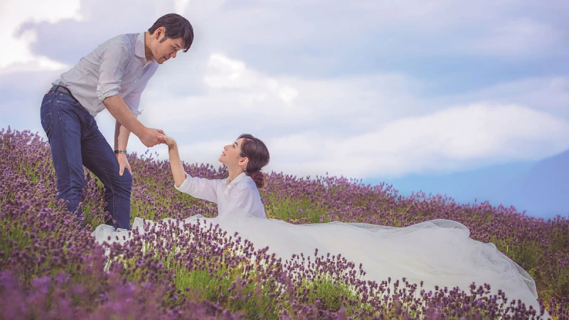 婚紗照重現經典偶像劇《薰衣草》！陳怡蓉浪漫清邁大婚全記錄