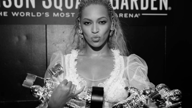 2016 MTV音樂錄影帶獎得獎名單！最大贏家碧昂絲 蕾哈娜4度性感熱唱