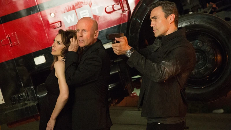 壞到骨子裡!《終極飆靶》布魯斯威利不只當壞蛋還要玩命