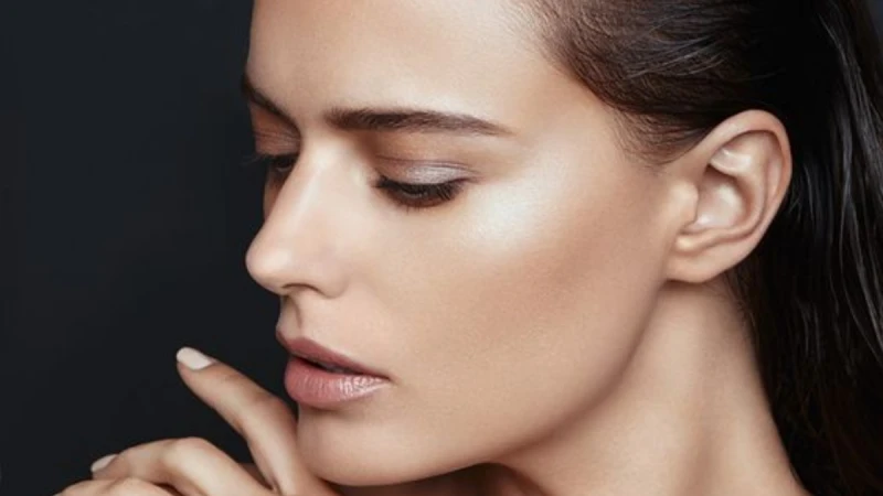 熬夜加班肌膚暗沈終有救！2招數打造美膚自體發光肌