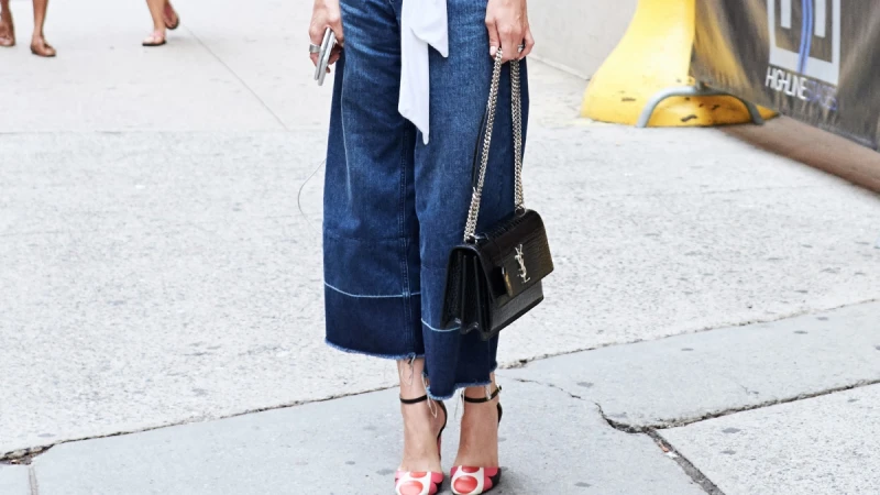 【時裝週街拍】街頭潮人到底都帶什麼包？圖解讓你學到好！