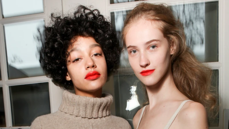 心型紅唇搶攻視線！秋冬就靠這4支唇膏稱霸街頭