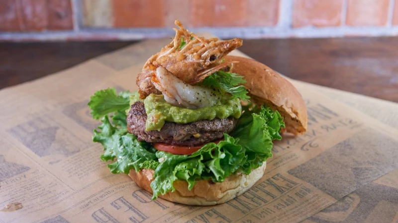 海陸雙享爆肥也甘願！Burger Ray新光三越A11店「牛P堡」登場