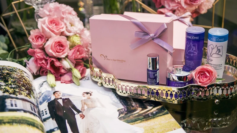 選在1111光棍節終結單身!楊千霈婚禮伴手禮小粉紅盒滿滿都是LANCOME明星商品